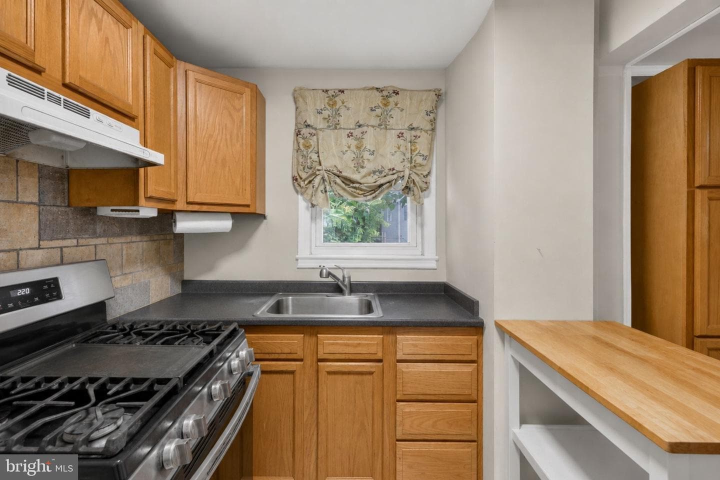 38 Lincoln Avenue photo 7