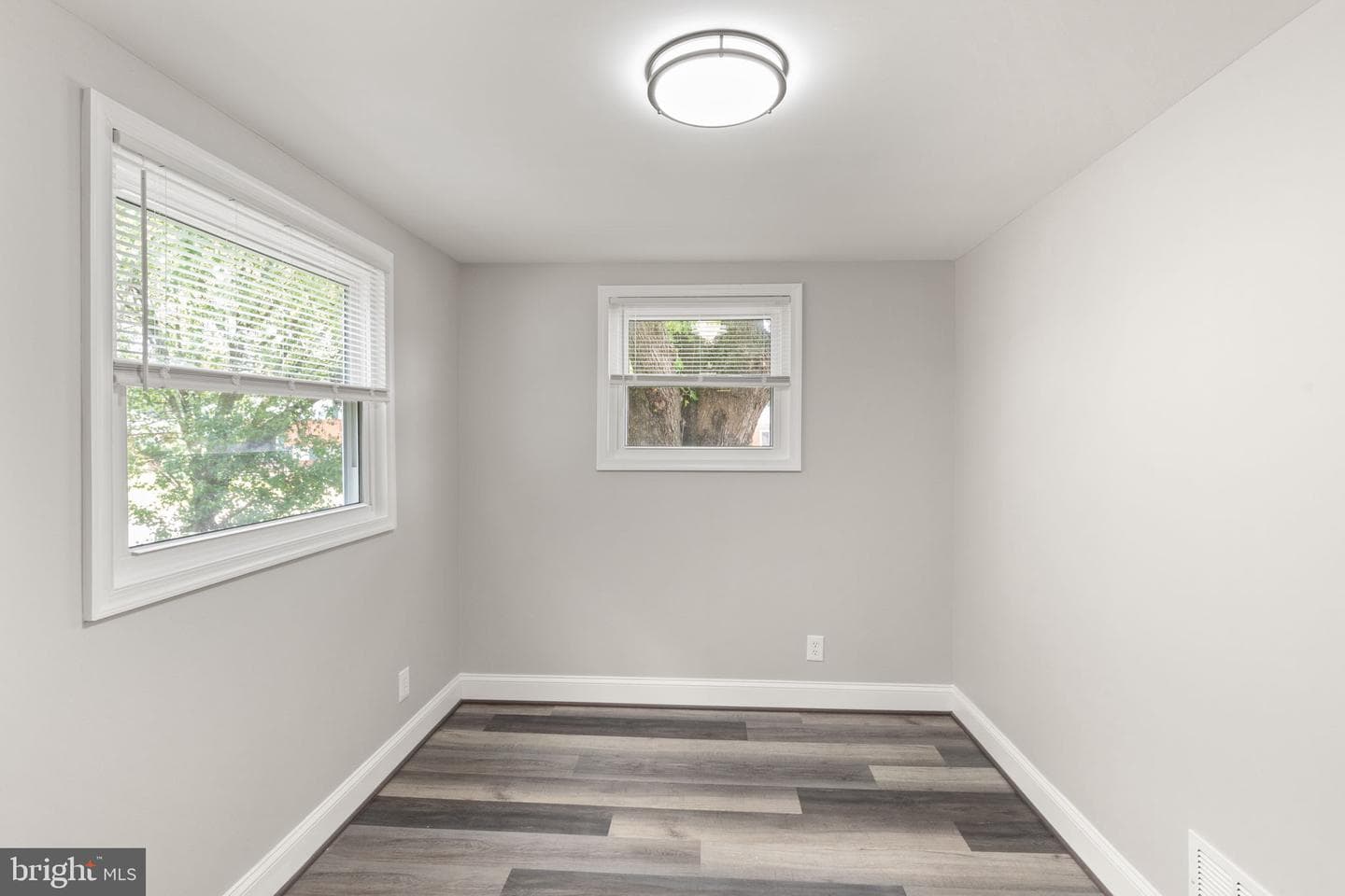 8301 Harris Avenue photo 17
