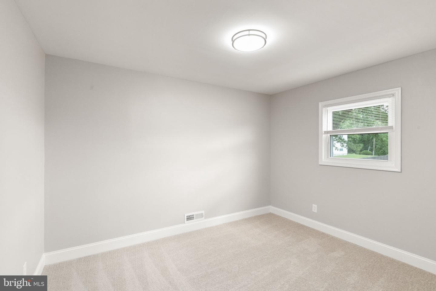 8301 Harris Avenue photo 27