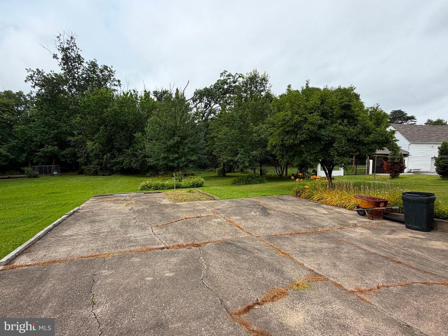 6615 Kenwood Avenue photo 46