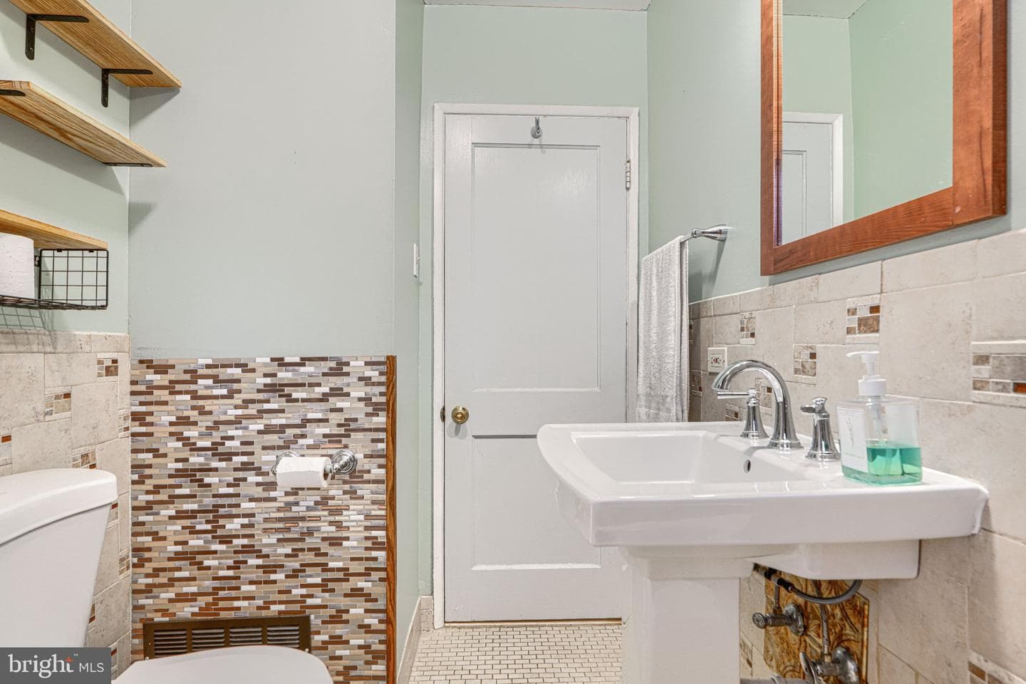 2511 Windsor Road photo 21