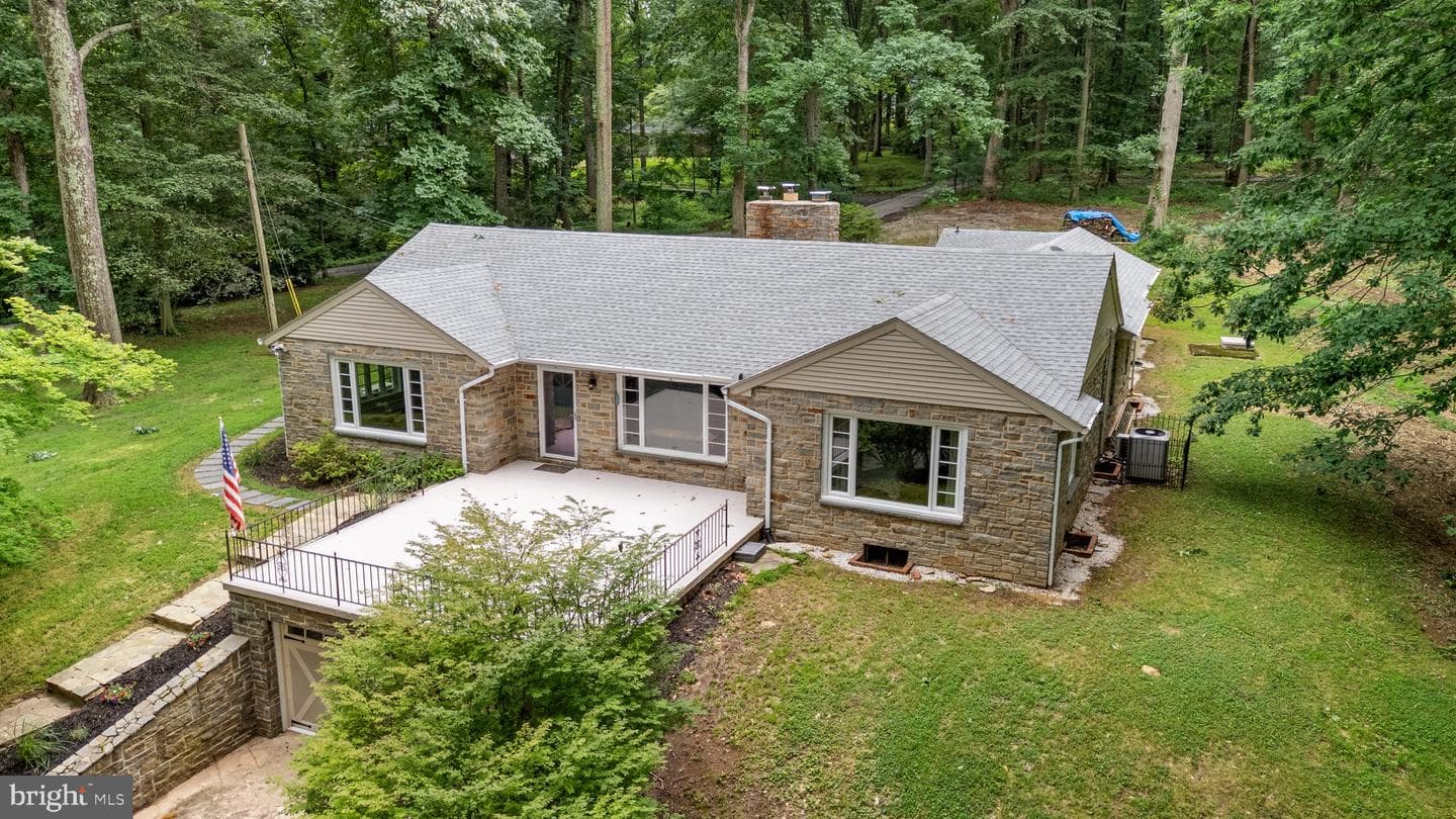 3114 Sunset Lane photo 2