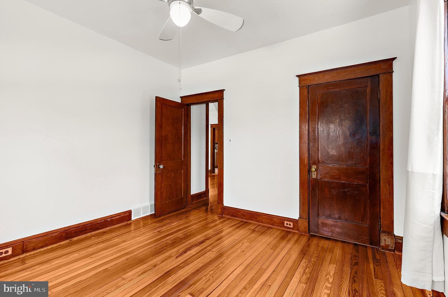 5542 Carville Avenue photo 29