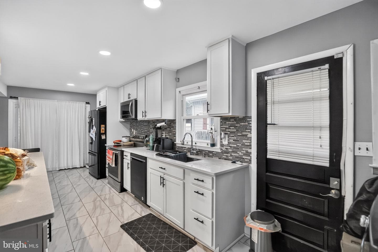 628 George Avenue photo 8
