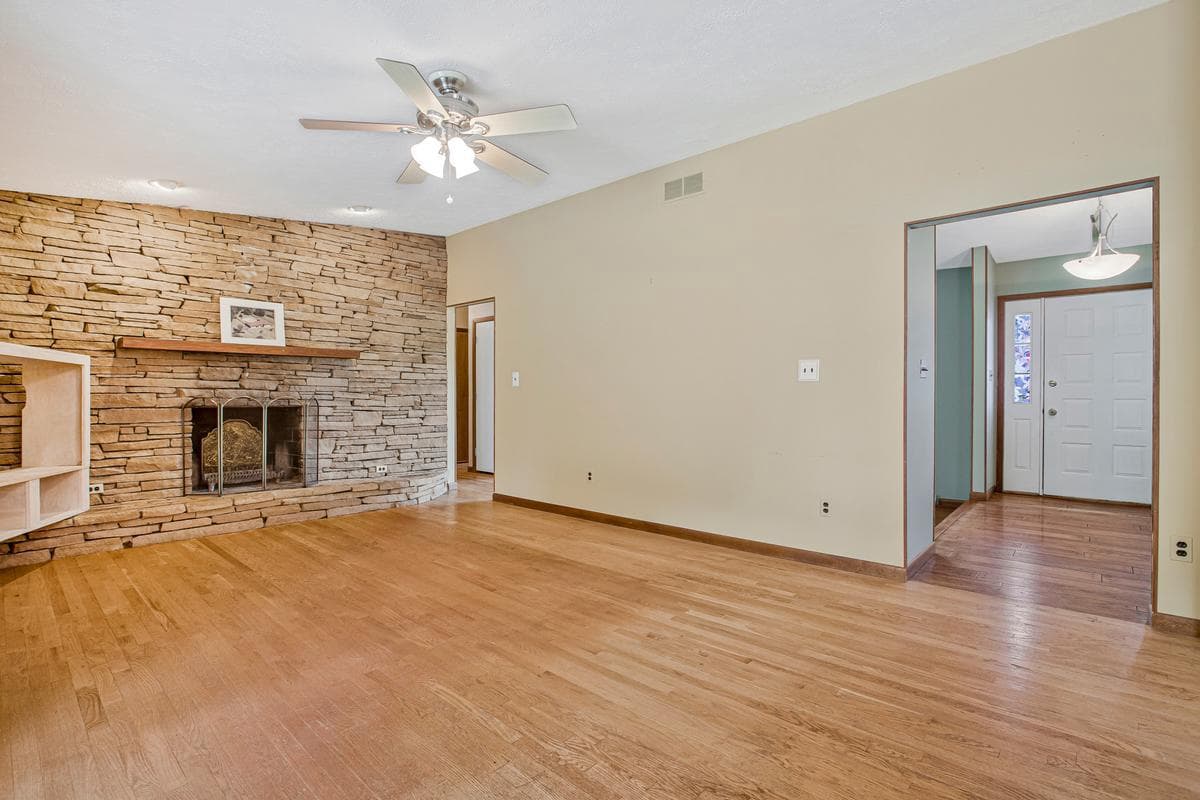 821 W Padonia Road photo 16