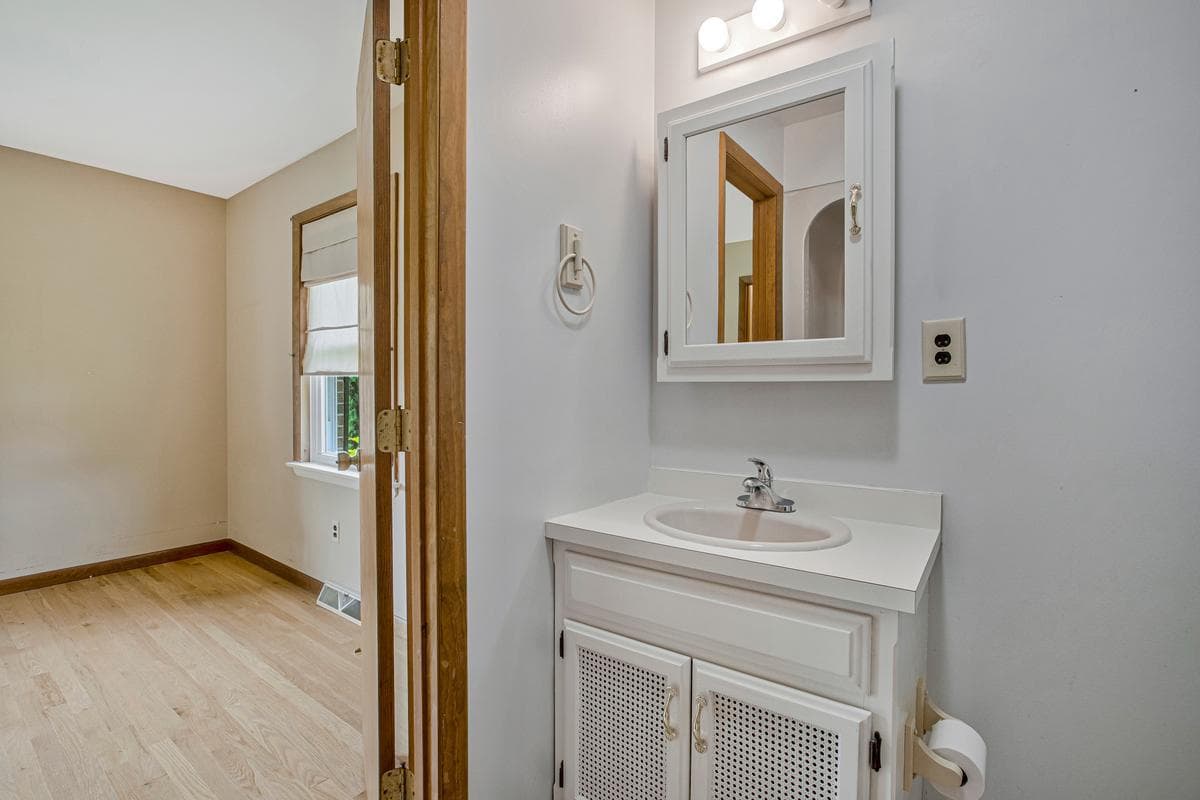 821 W Padonia Road photo 31