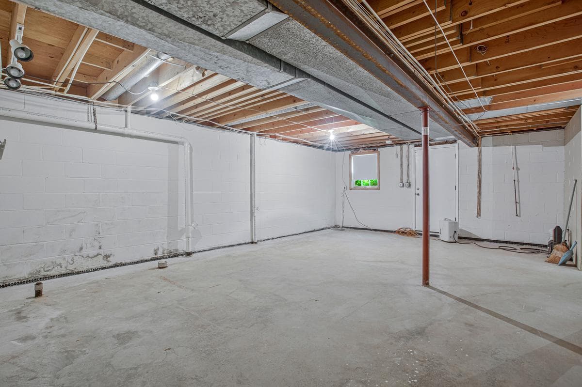 821 W Padonia Road photo 40