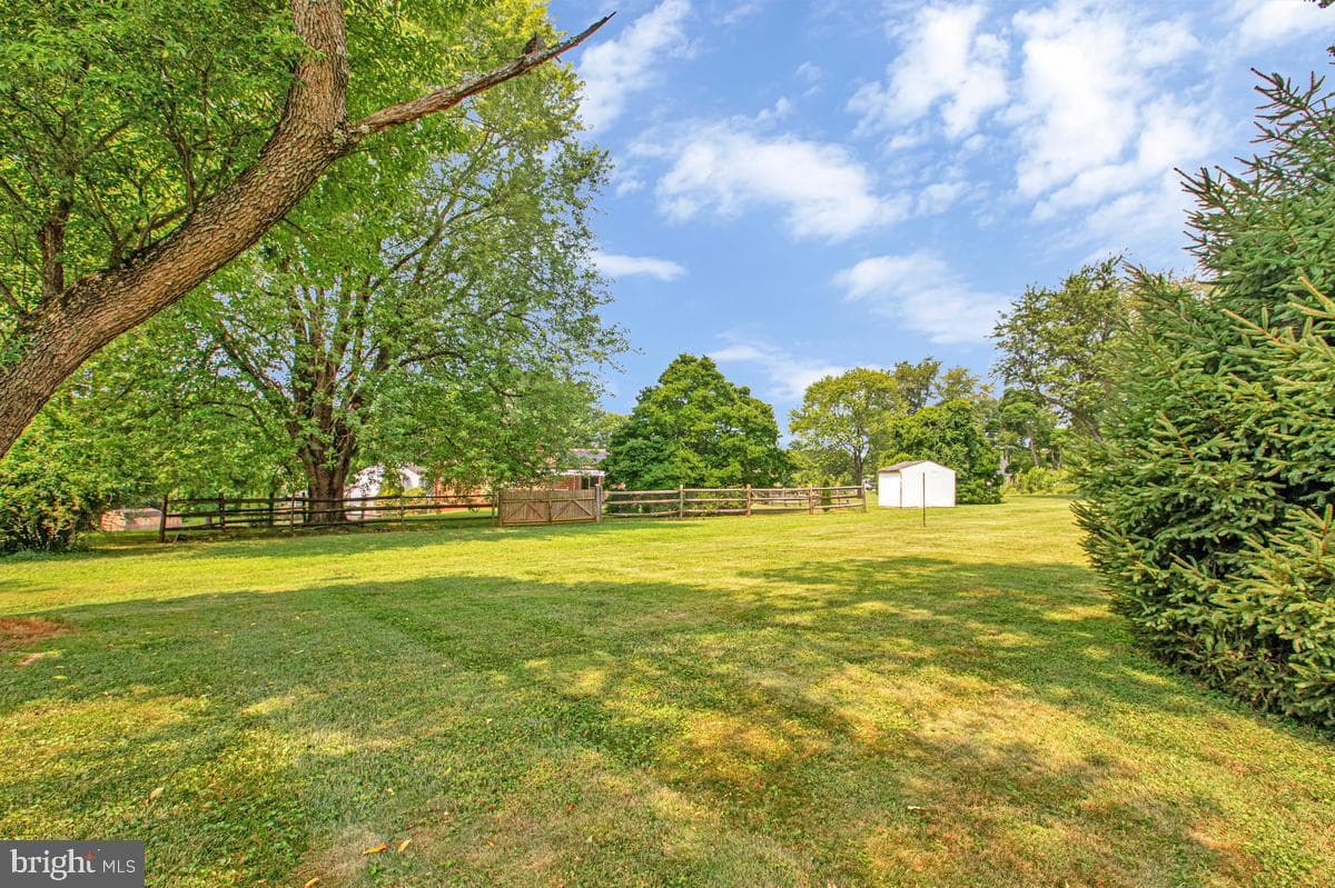 821 W Padonia Road photo 53