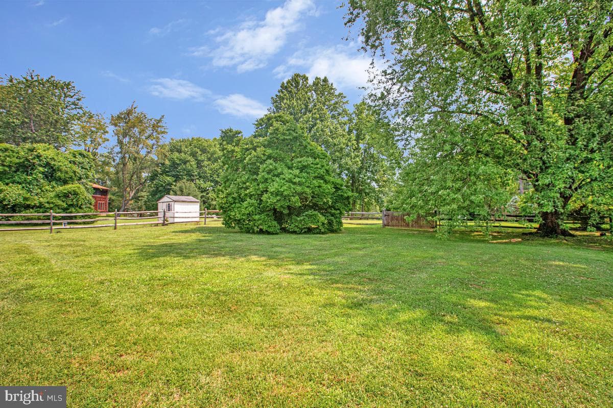 821 W Padonia Road photo 54