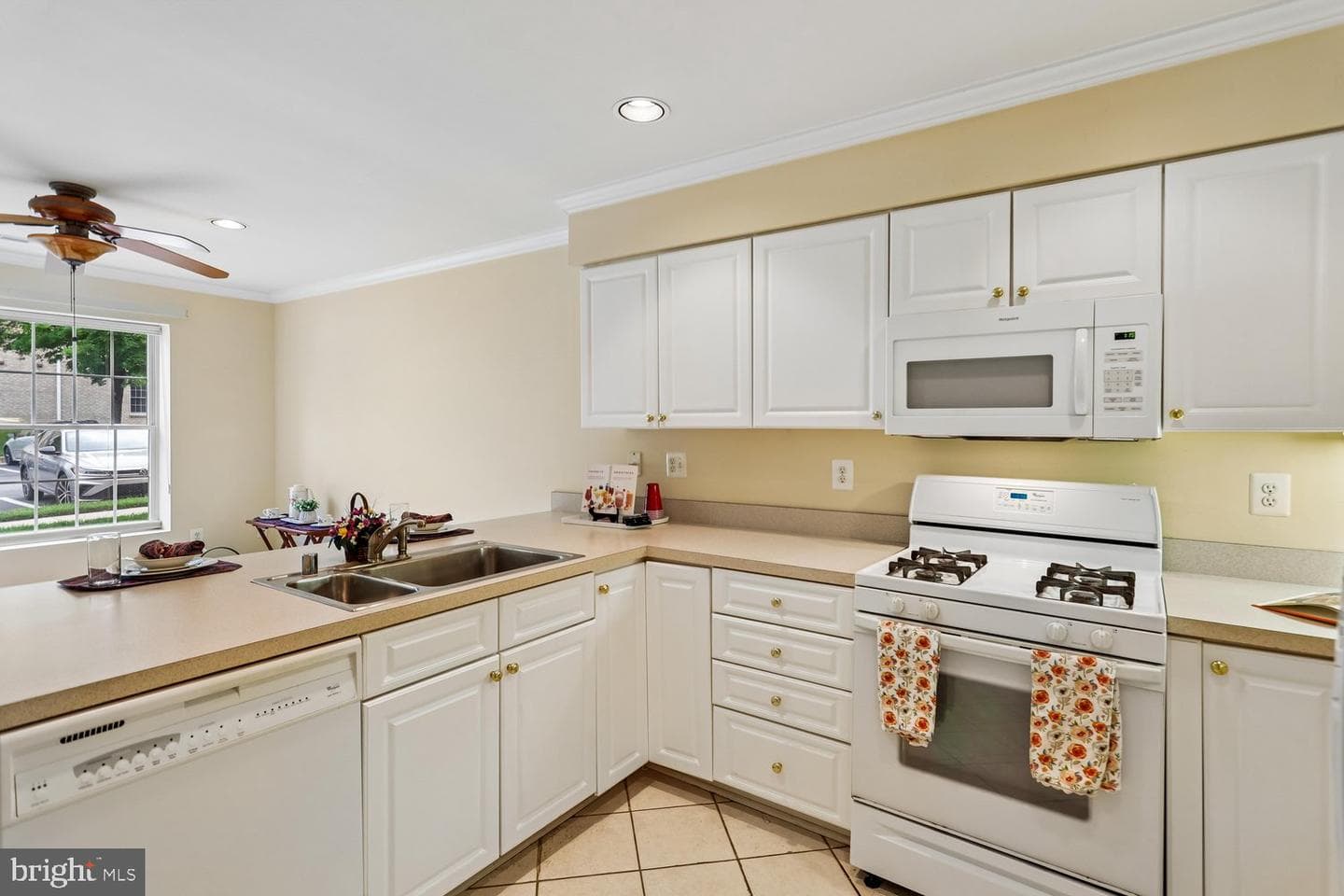 660 Straffan Drive #101 photo 10