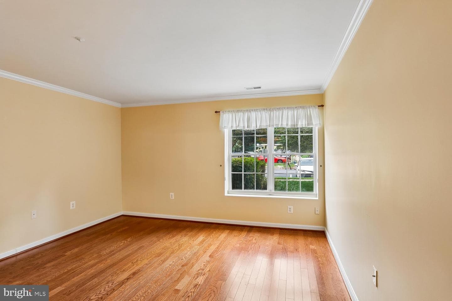 660 Straffan Drive #101 photo 15