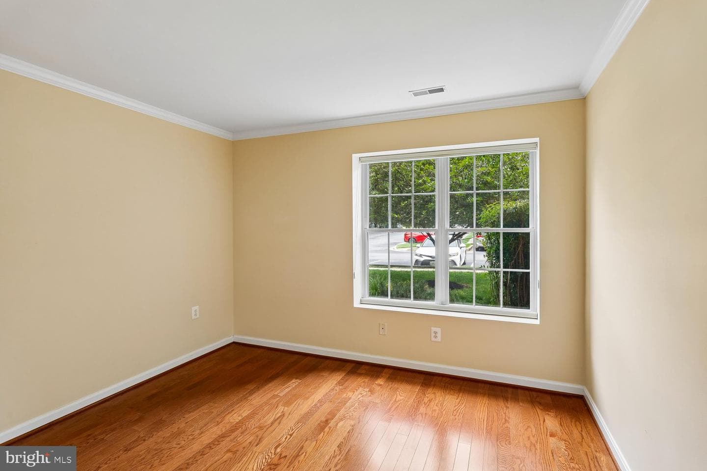 660 Straffan Drive #101 photo 17