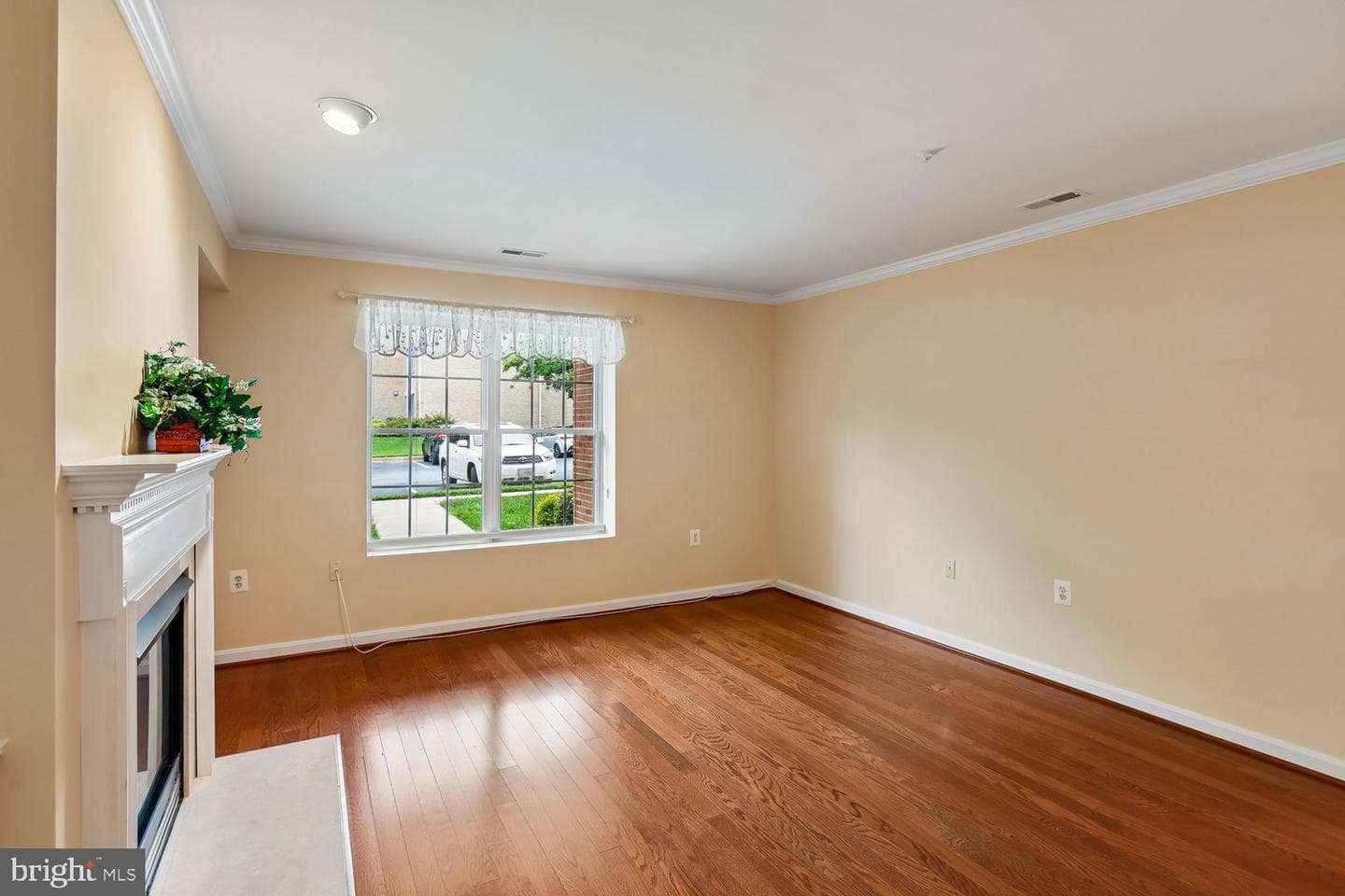 660 Straffan Drive #101 photo 7