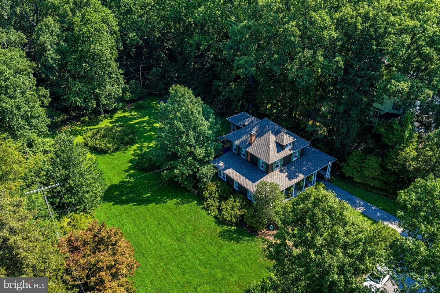 1014 Windsor Road photo 4