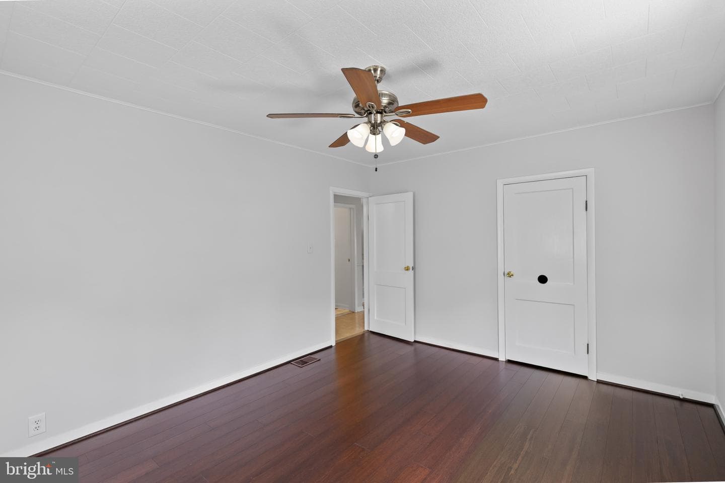 7508 Riddle Avenue photo 15