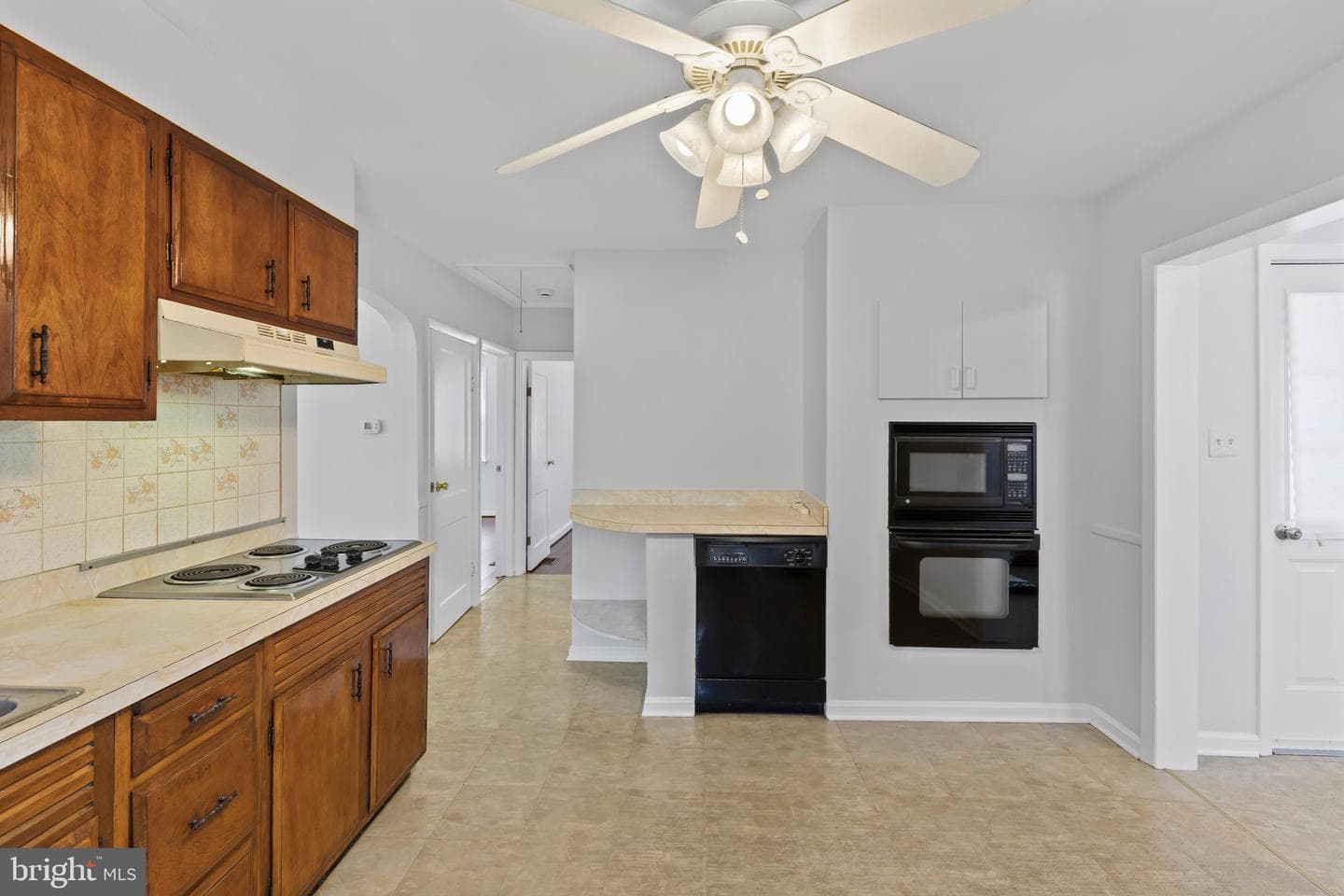 7508 Riddle Avenue photo 9