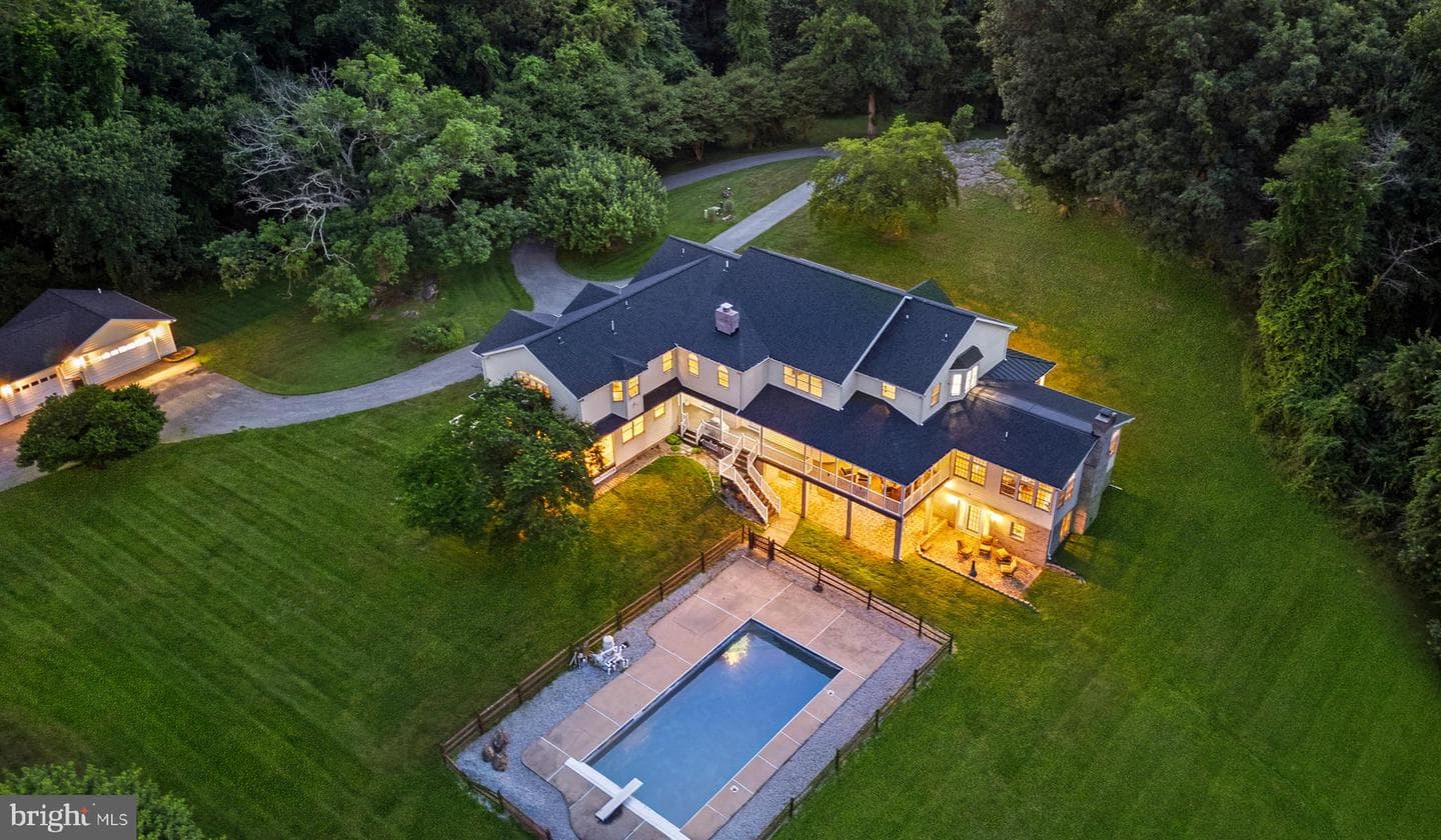 806 Stablersville Road photo 4