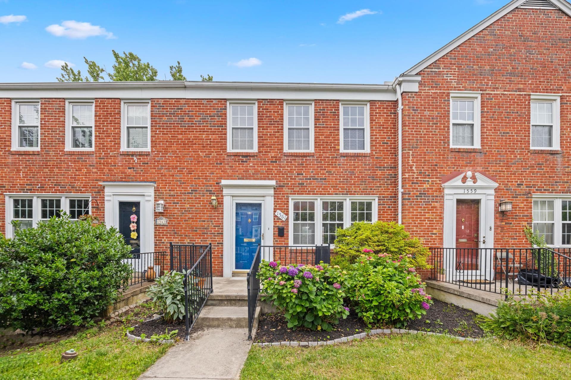 1561 Cottage Lane