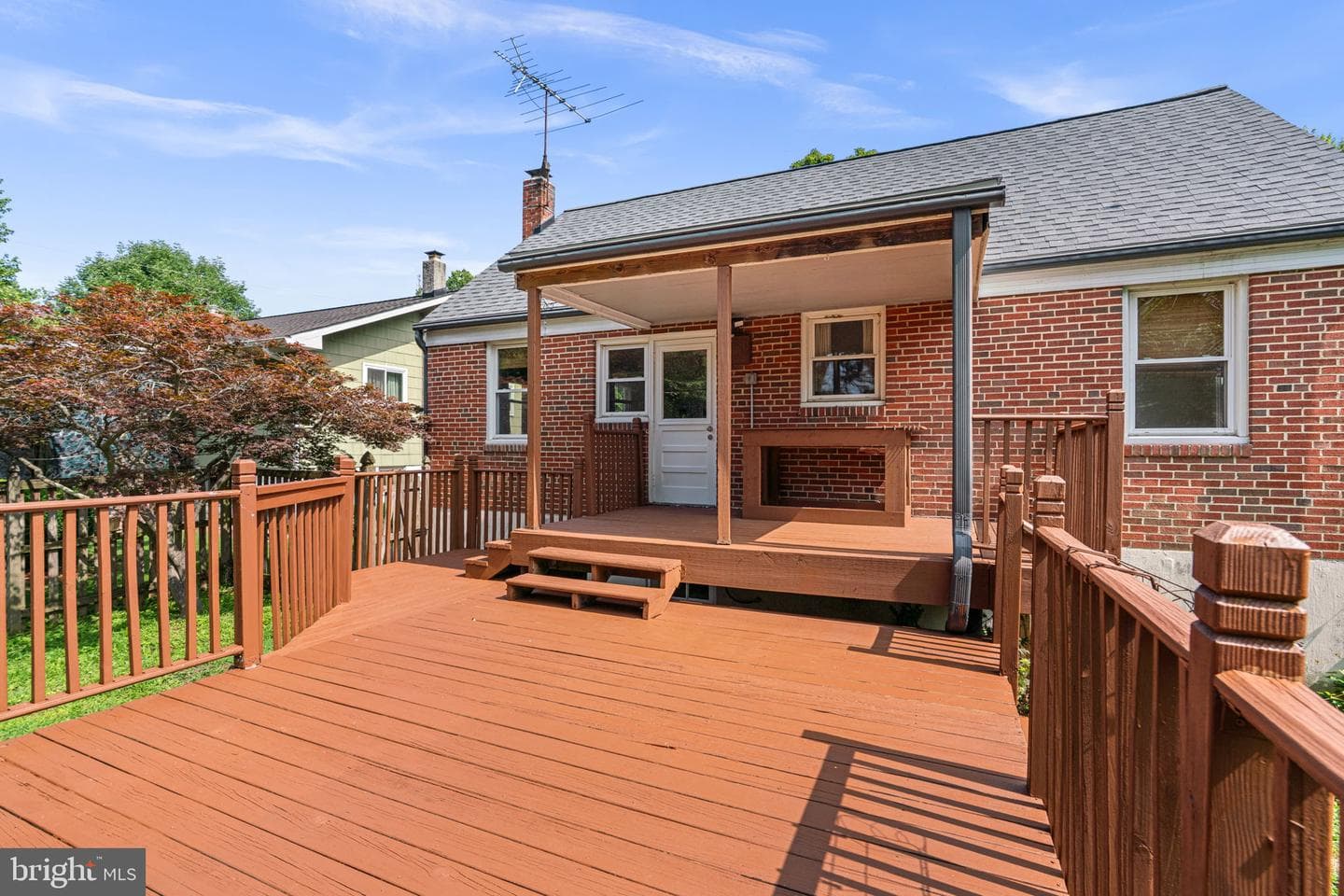 907 Woodsdale Road photo 32