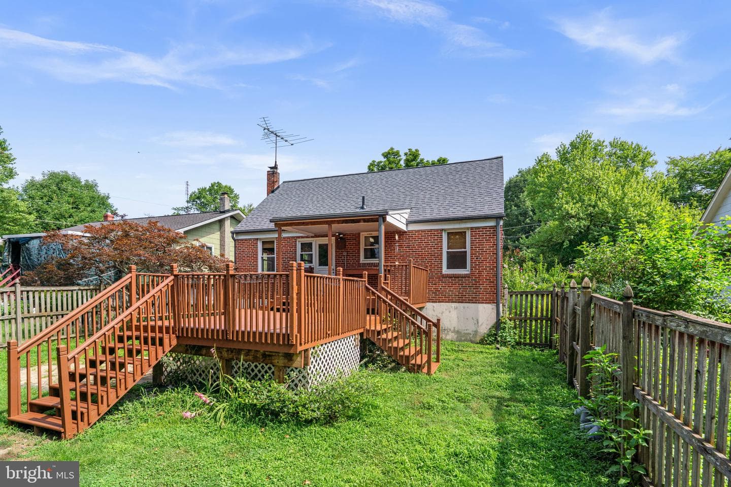 907 Woodsdale Road photo 33