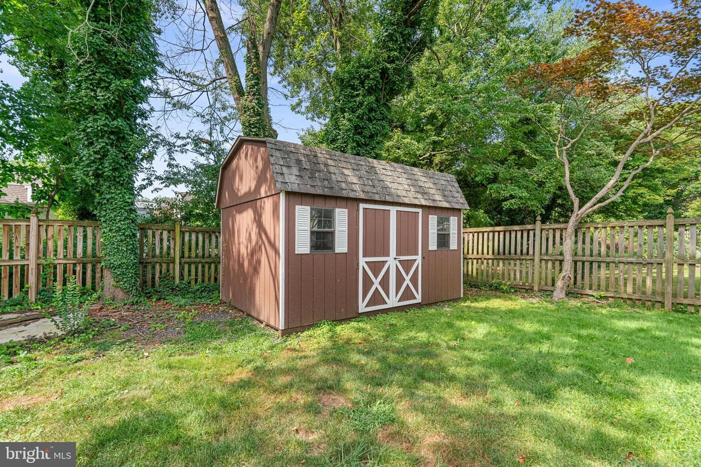 907 Woodsdale Road photo 35