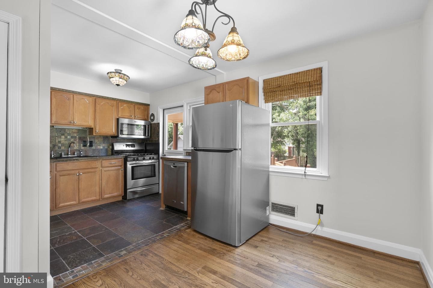 907 Woodsdale Road photo 9