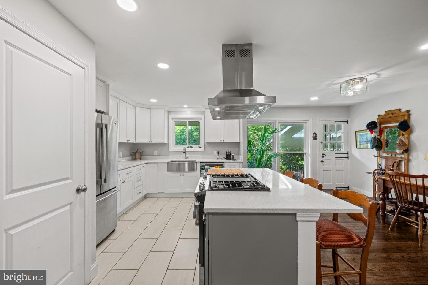 803 Joppa Road W photo 11