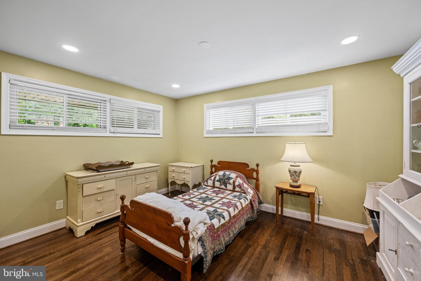 803 Joppa Road W photo 17