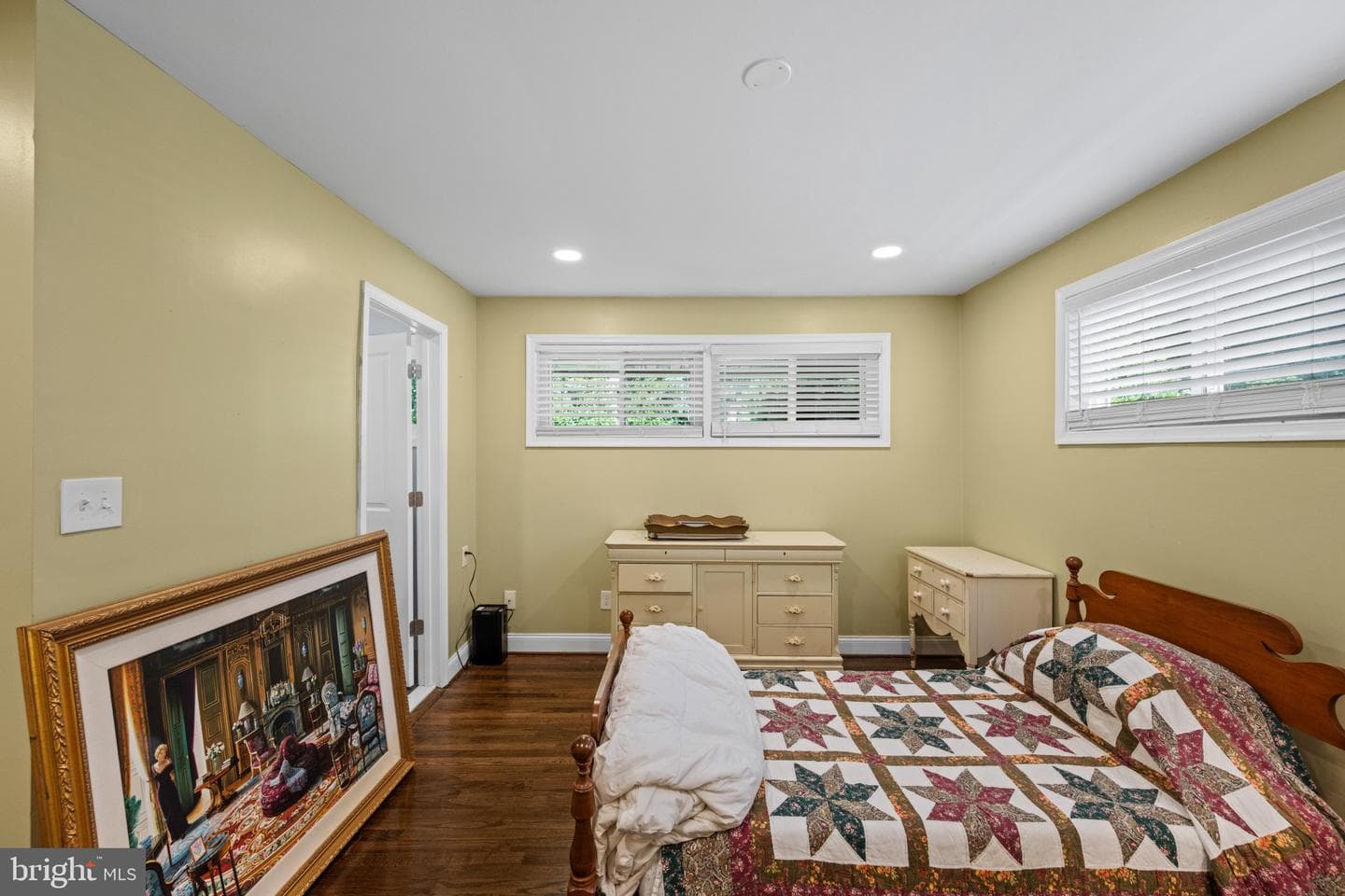 803 Joppa Road W photo 18