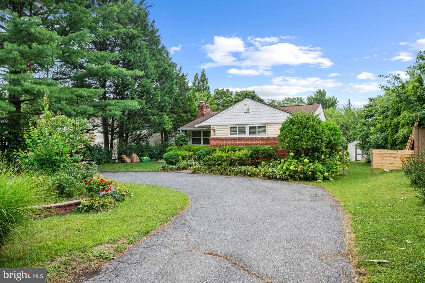 803 Joppa Road W photo 2