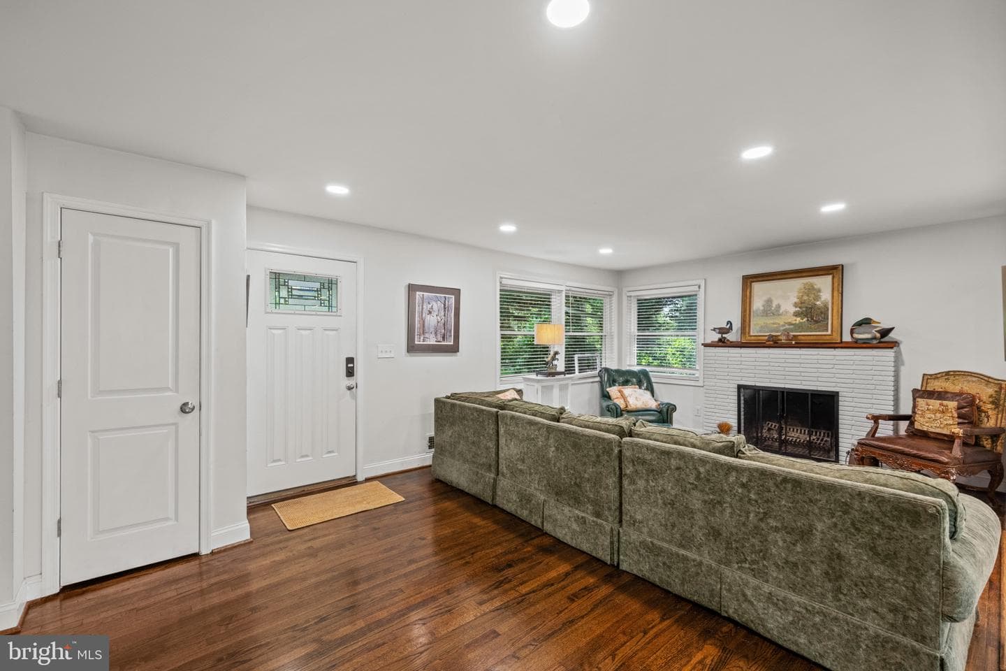803 Joppa Road W photo 7