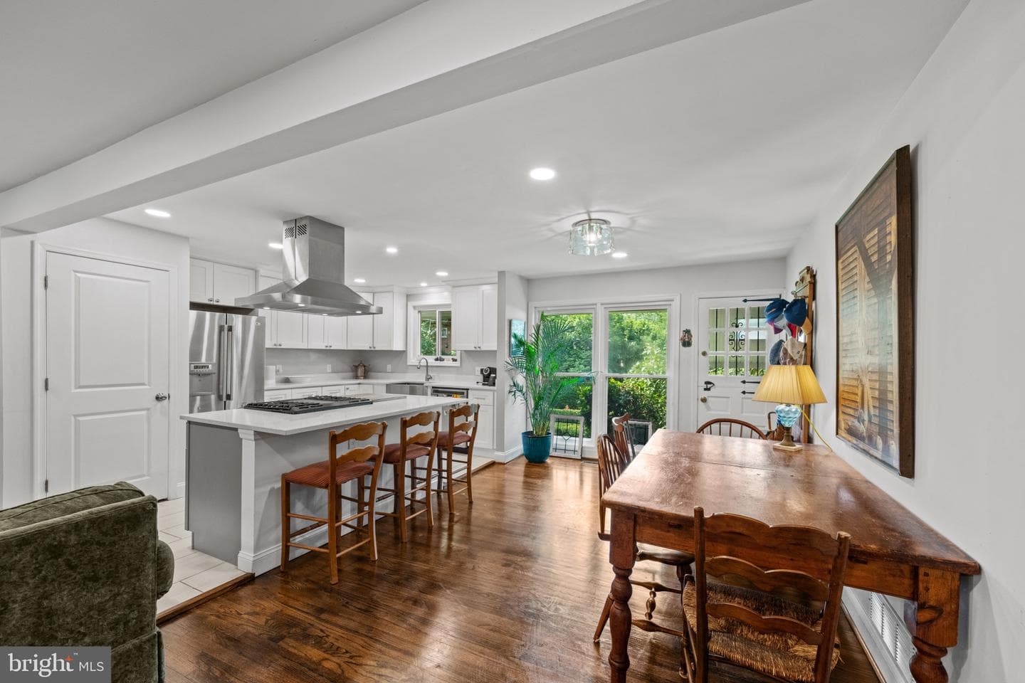 803 Joppa Road W photo 9