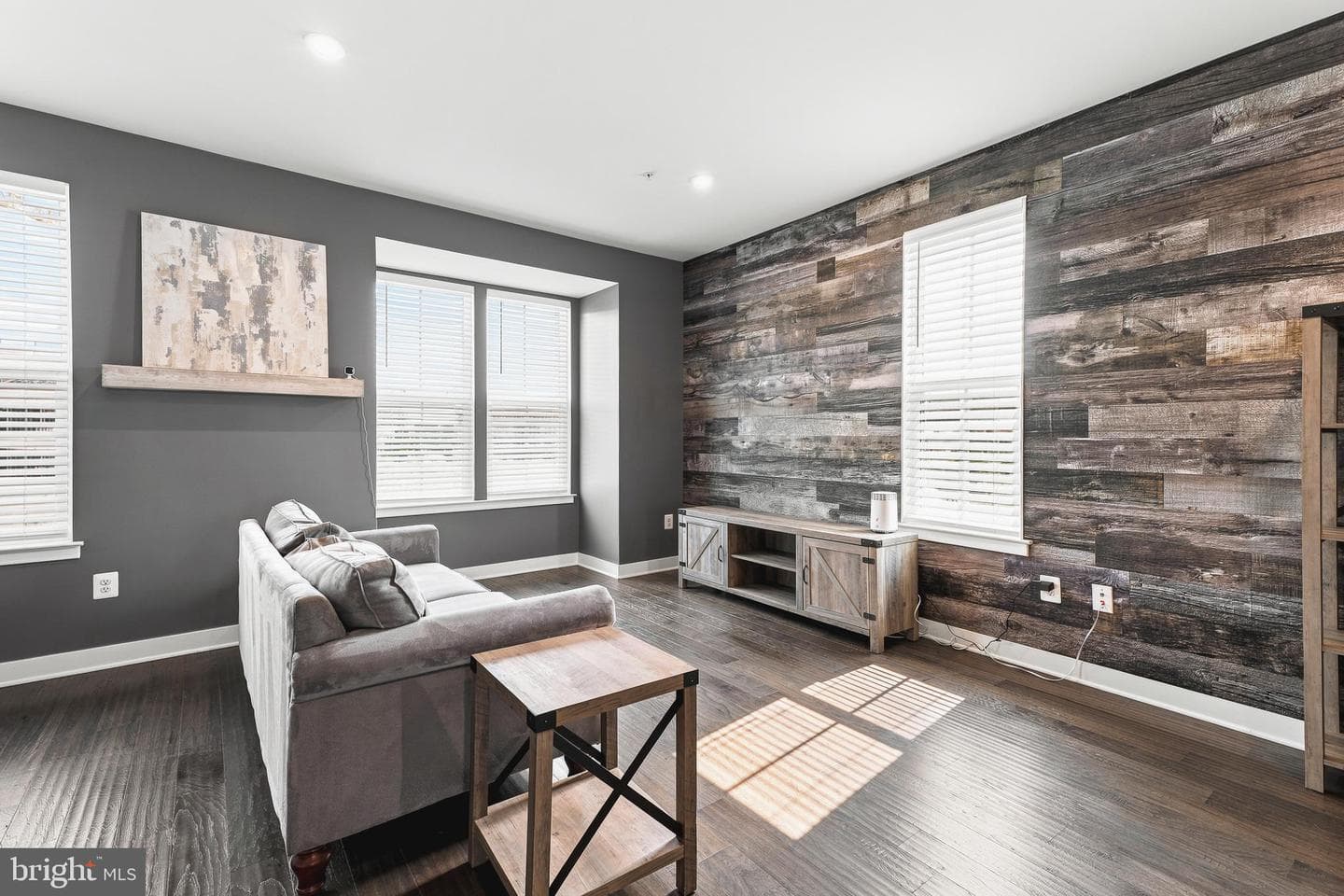 6300 Osterley Street photo 12