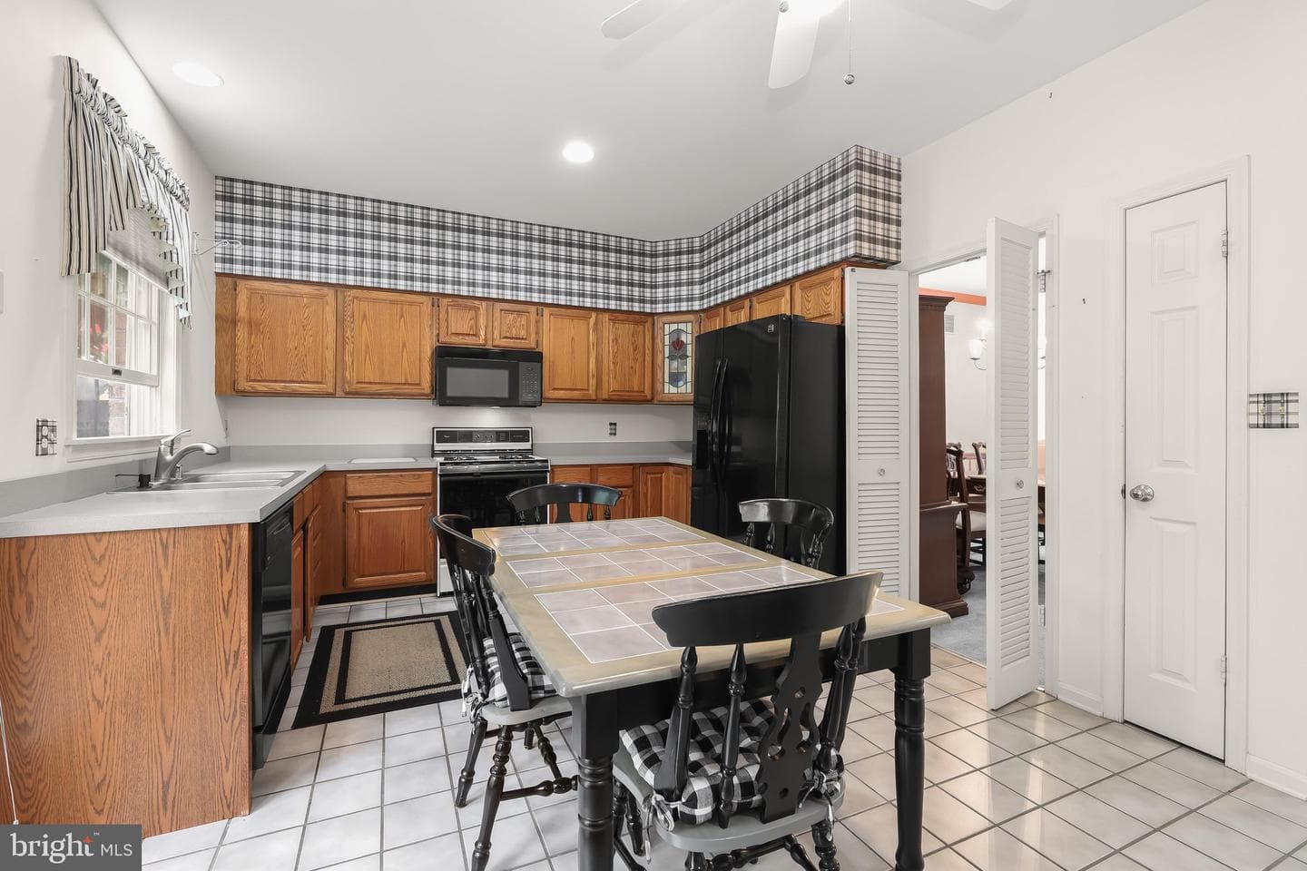 16 Hewetson Court photo 10