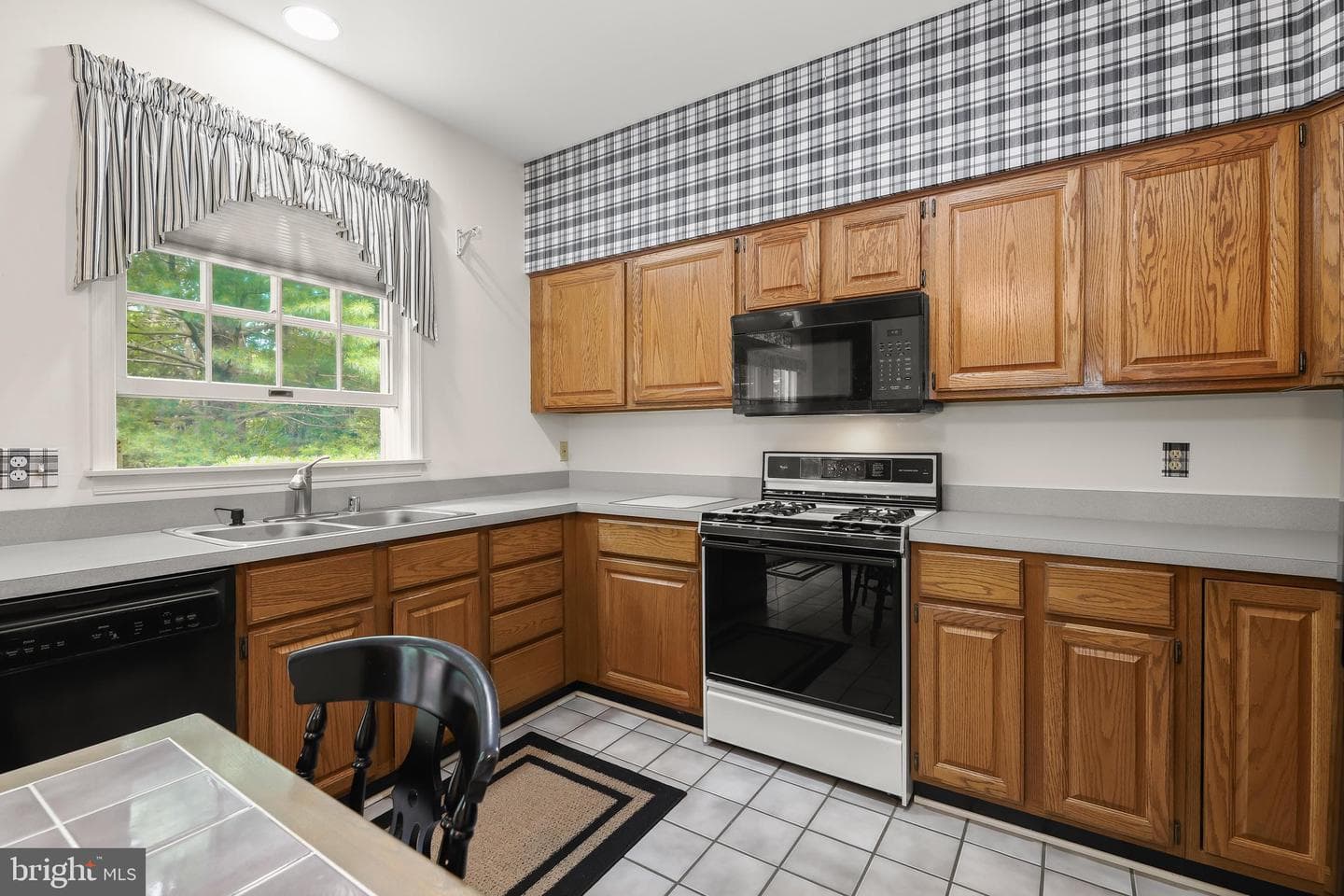 16 Hewetson Court photo 11