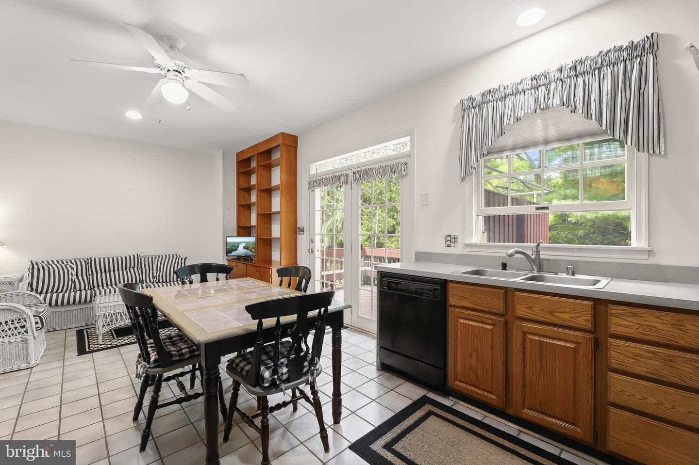 16 Hewetson Court photo 13