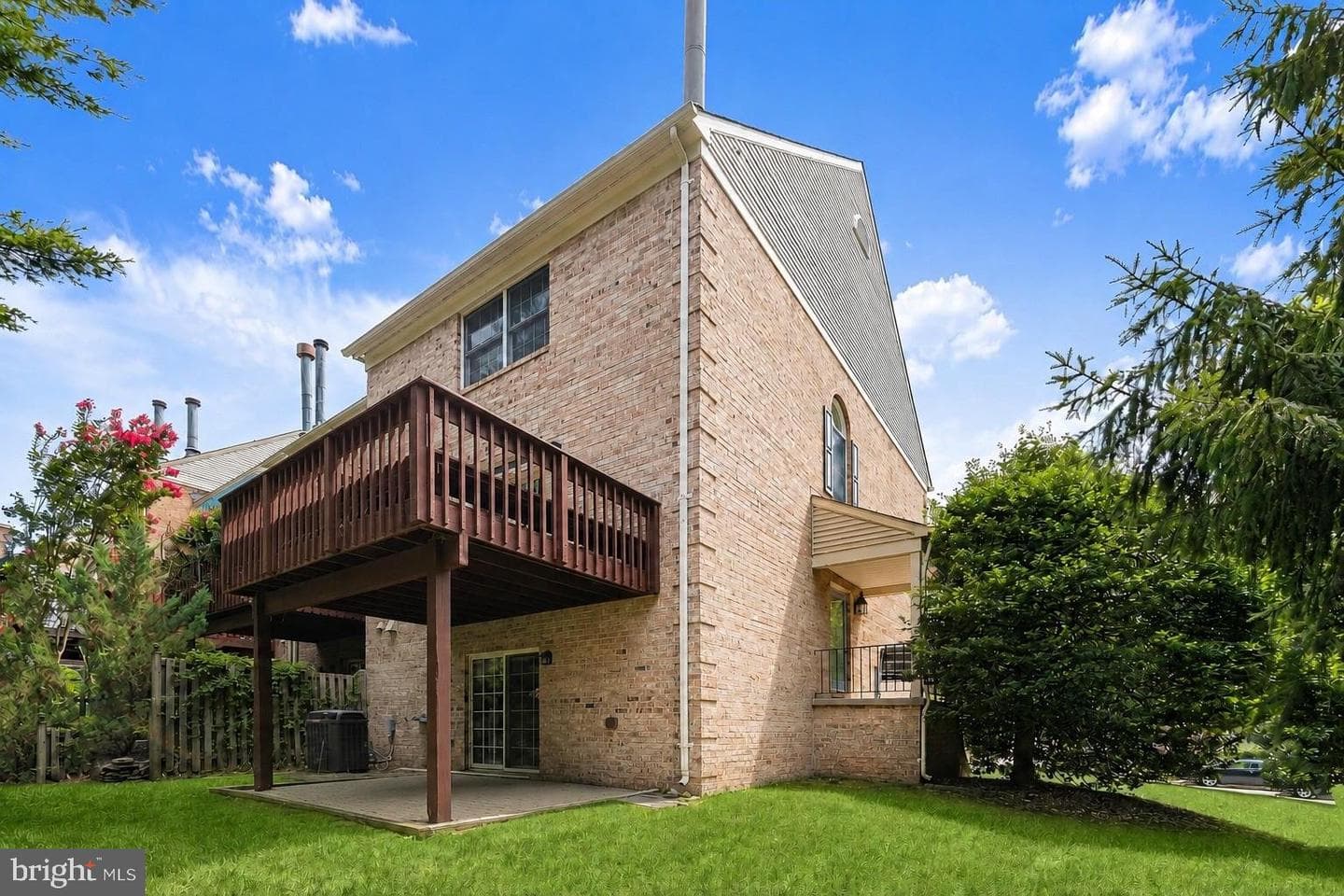 16 Hewetson Court photo 42