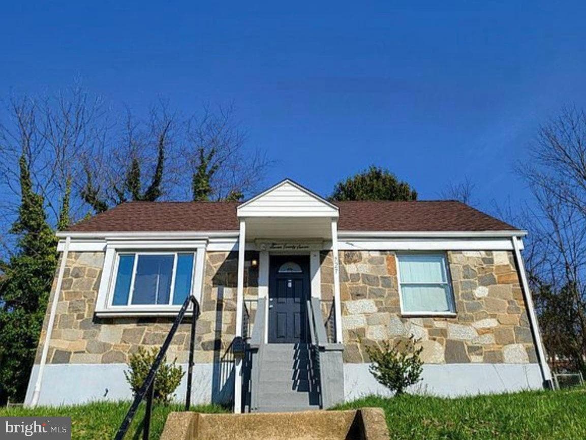727 Cloudyfold, Pikesville