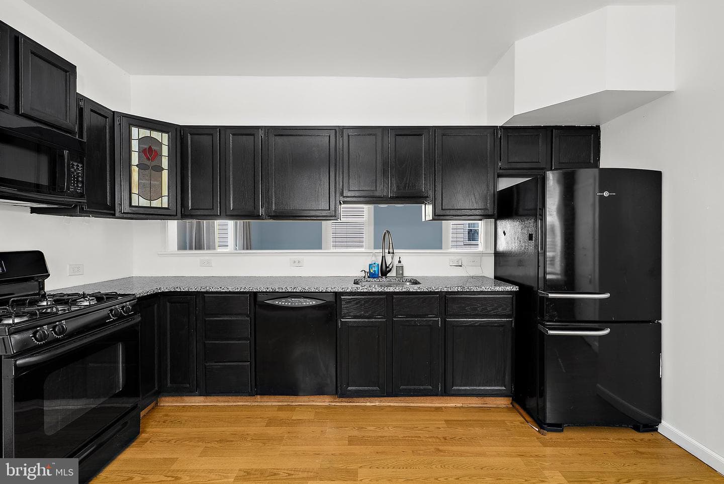 2621 Hillcrest photo 9