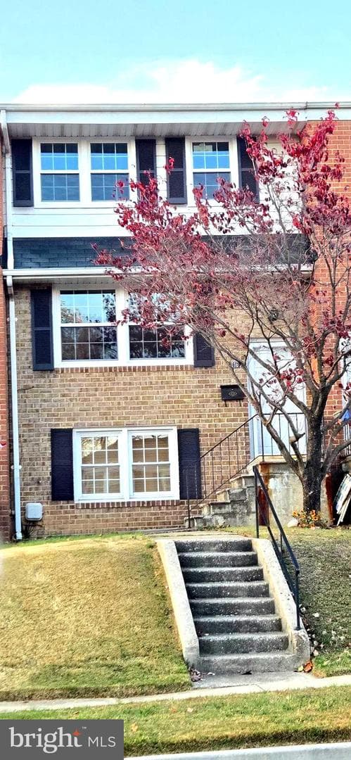 1016 Grovehill Road photo 1