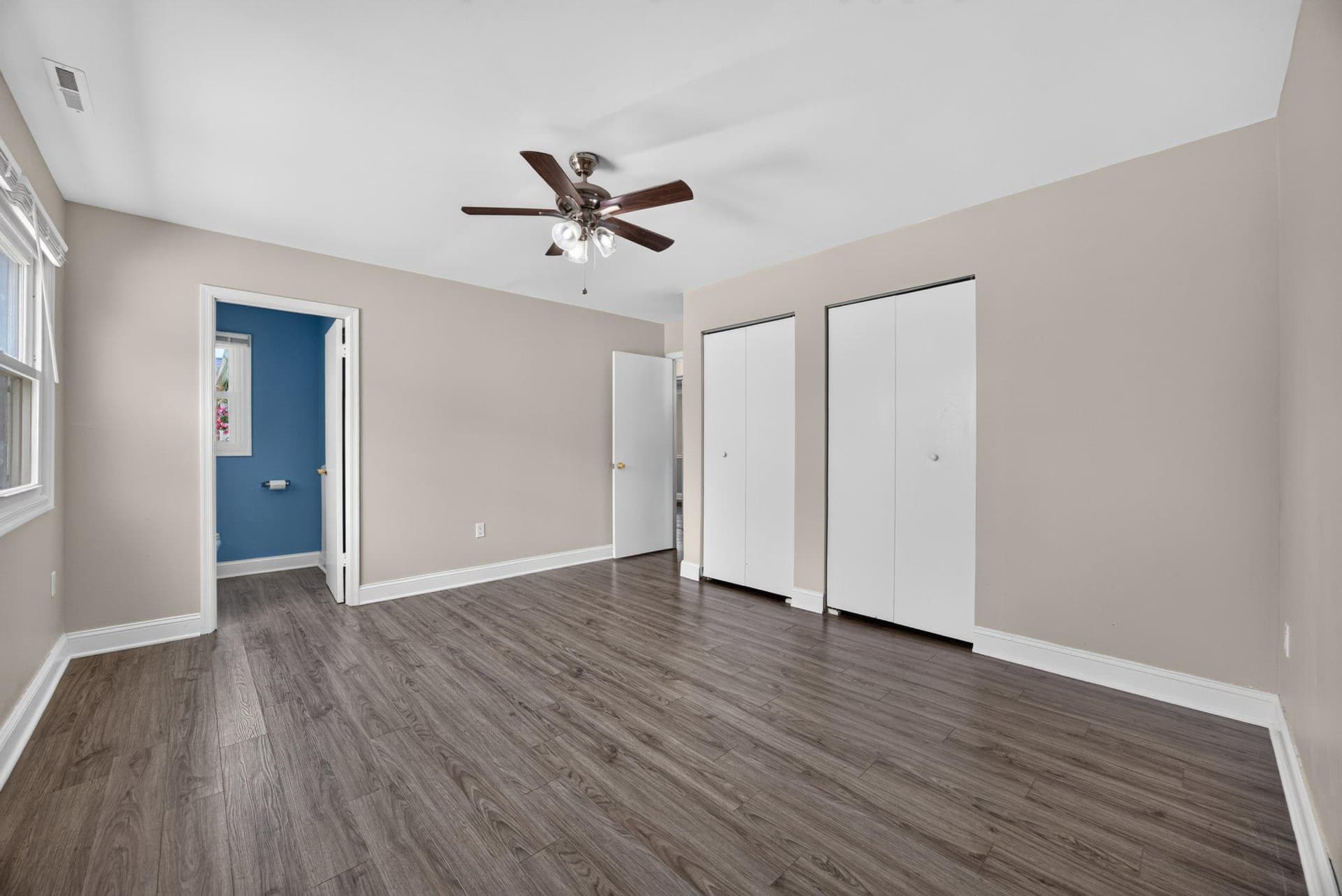 2106 N Rolling Road N photo 14