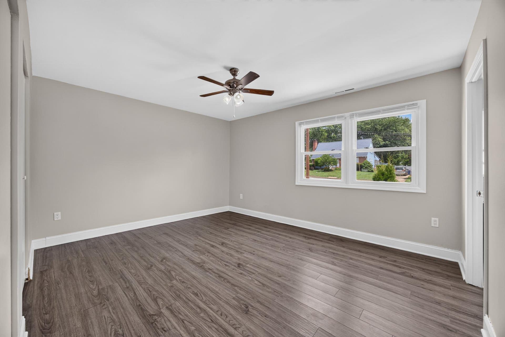 2106 N Rolling Road N photo 15