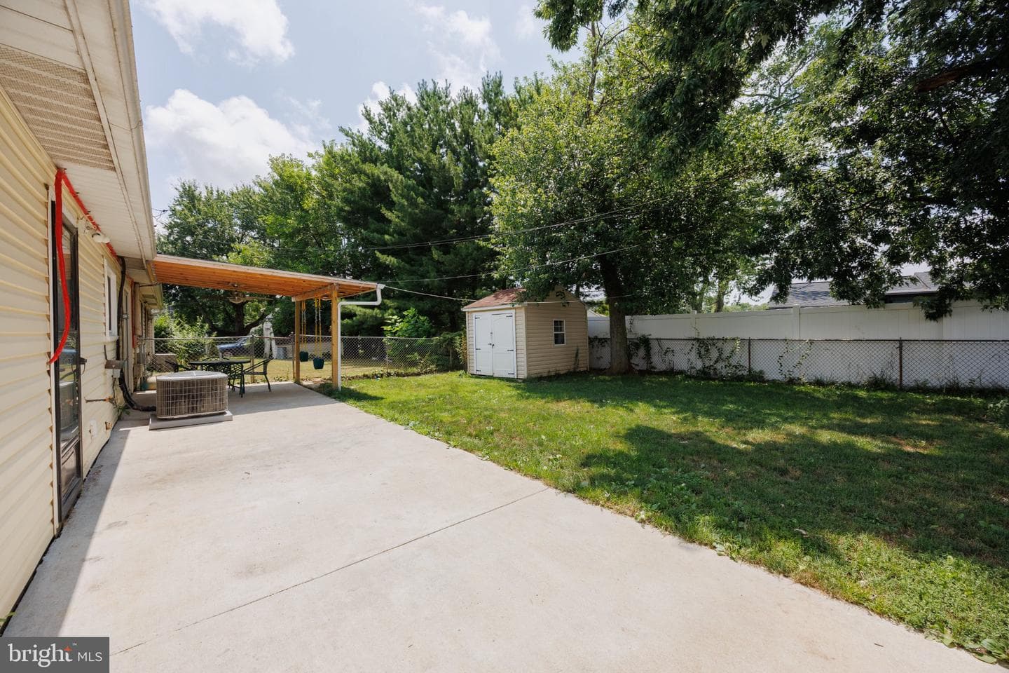 2106 N Rolling Road N photo 19