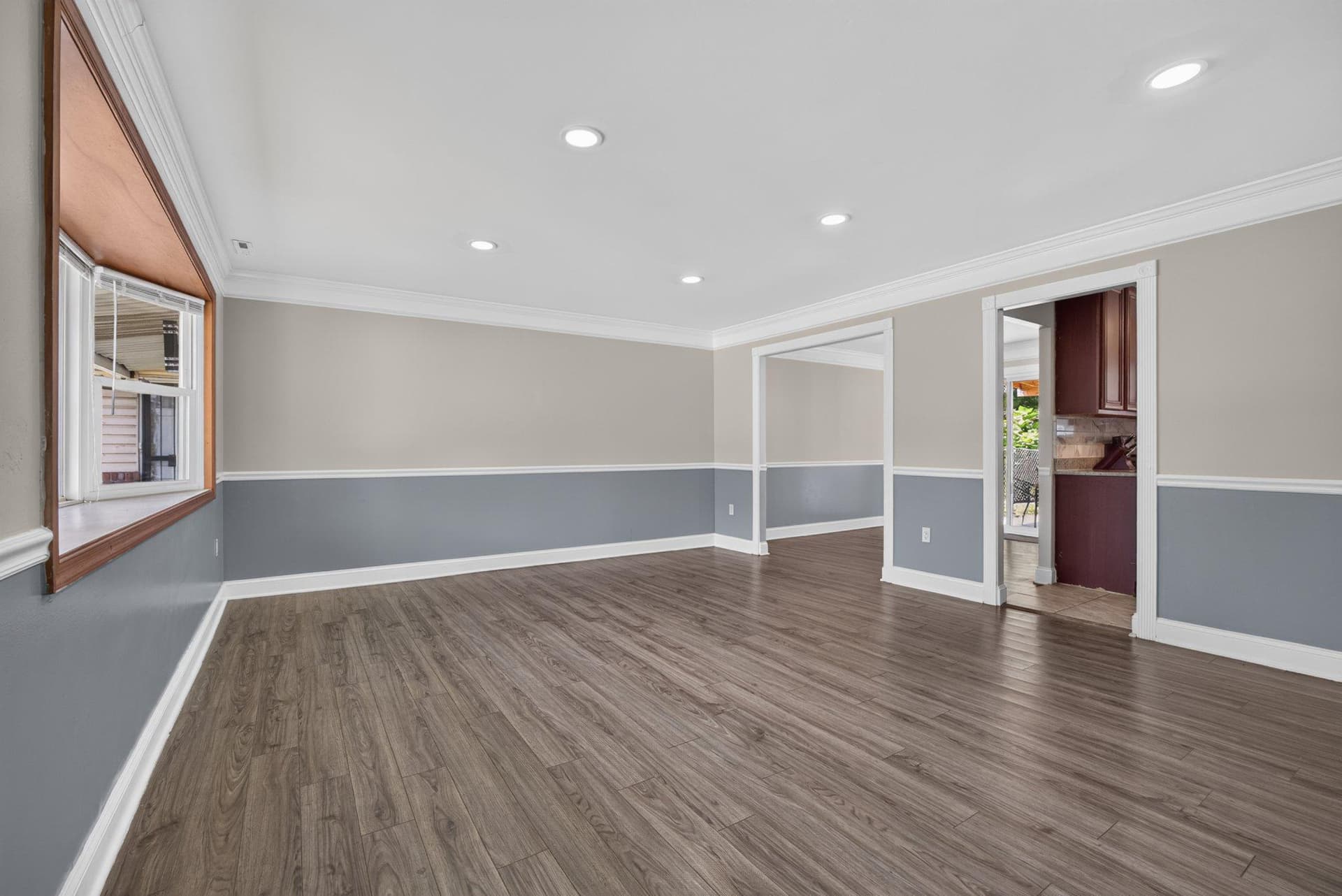 2106 N Rolling Road N photo 5