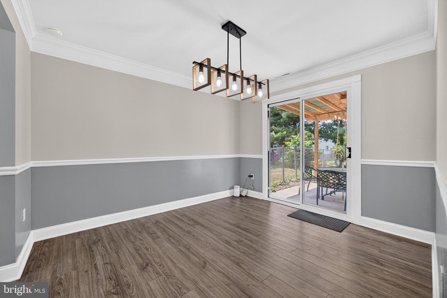2106 N Rolling Road N photo 6