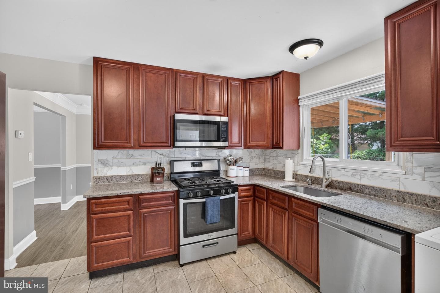 2106 N Rolling Road N photo 9