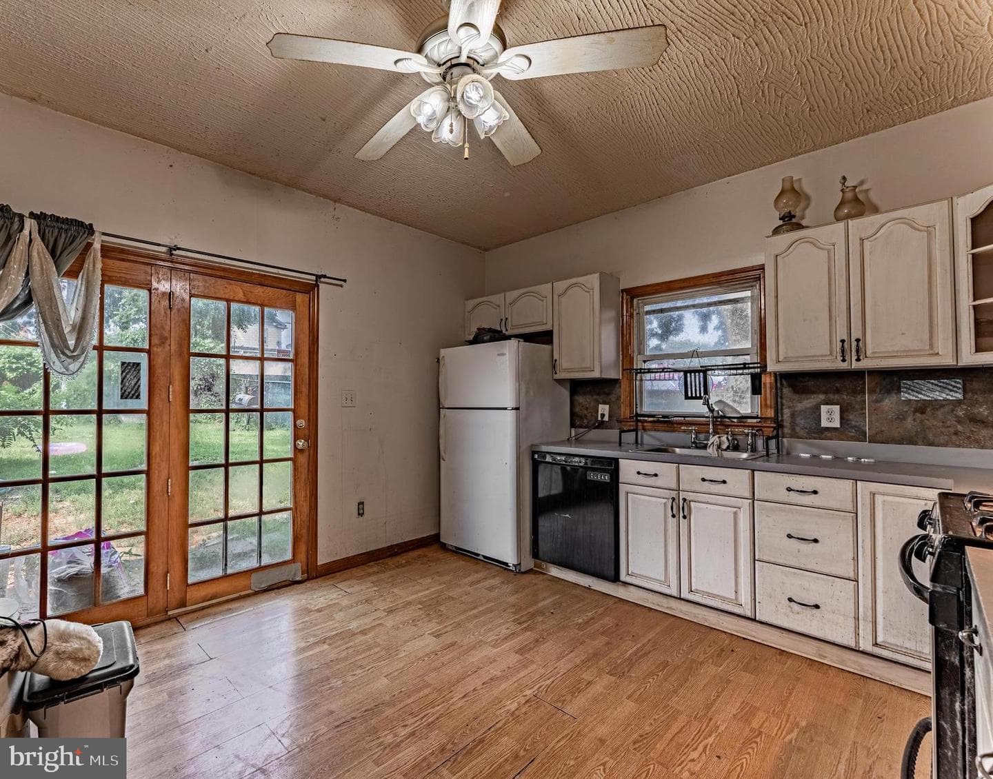 216 Riverview Avenue photo 5