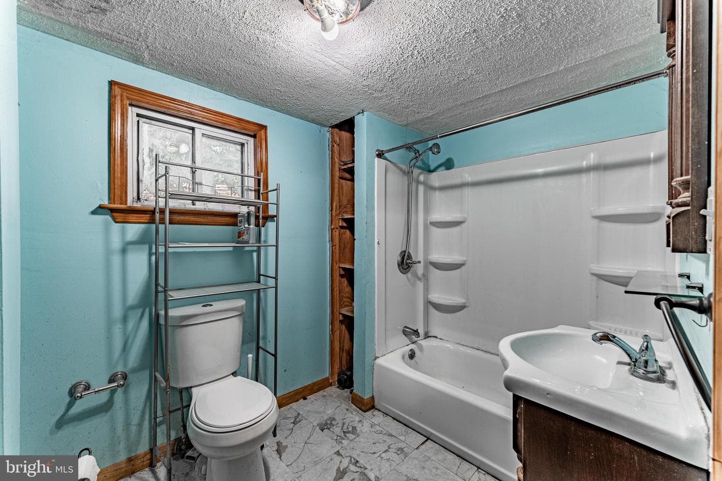 216 Riverview Avenue photo 9