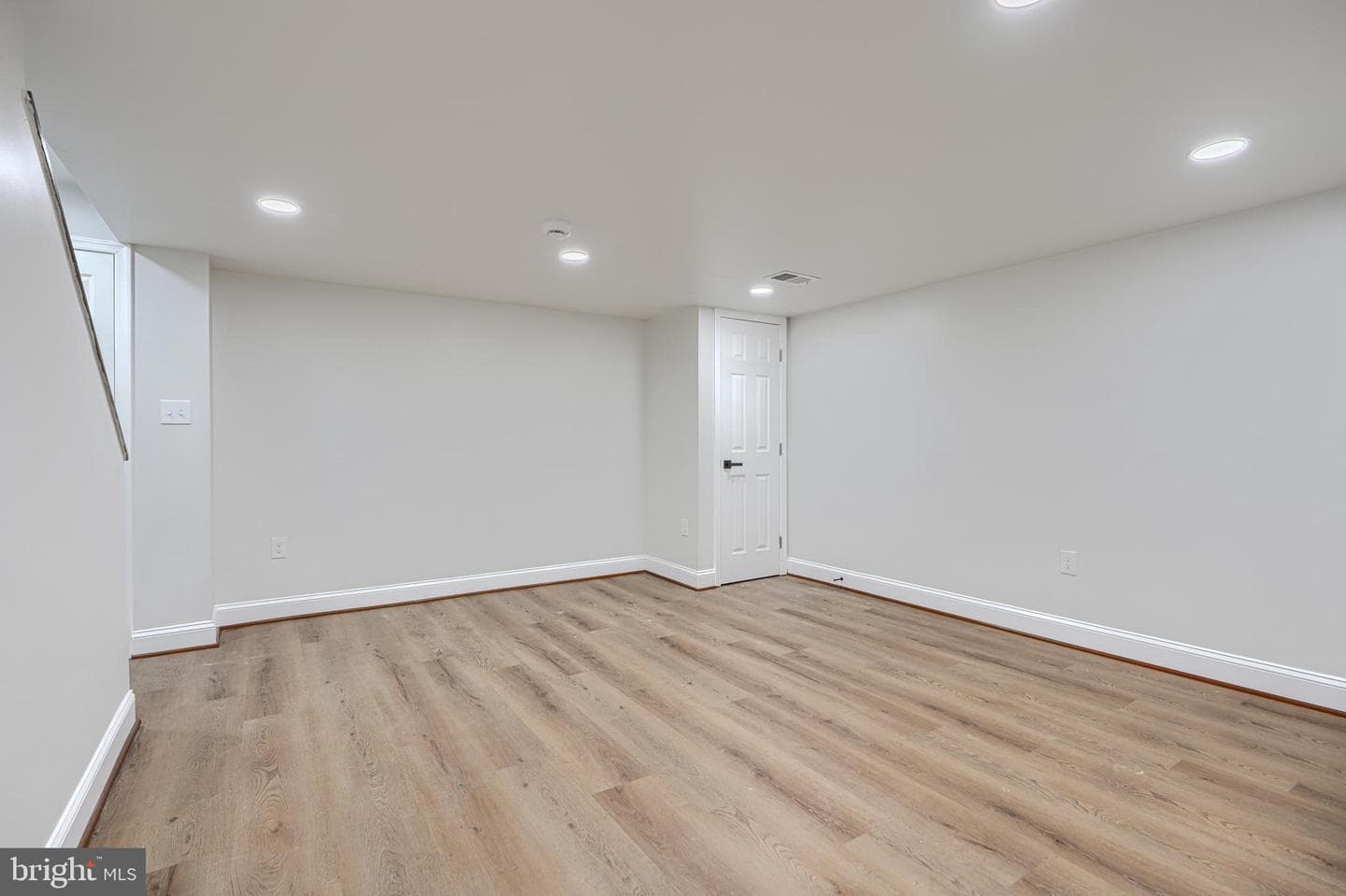 260 Ridge Avenue photo 28