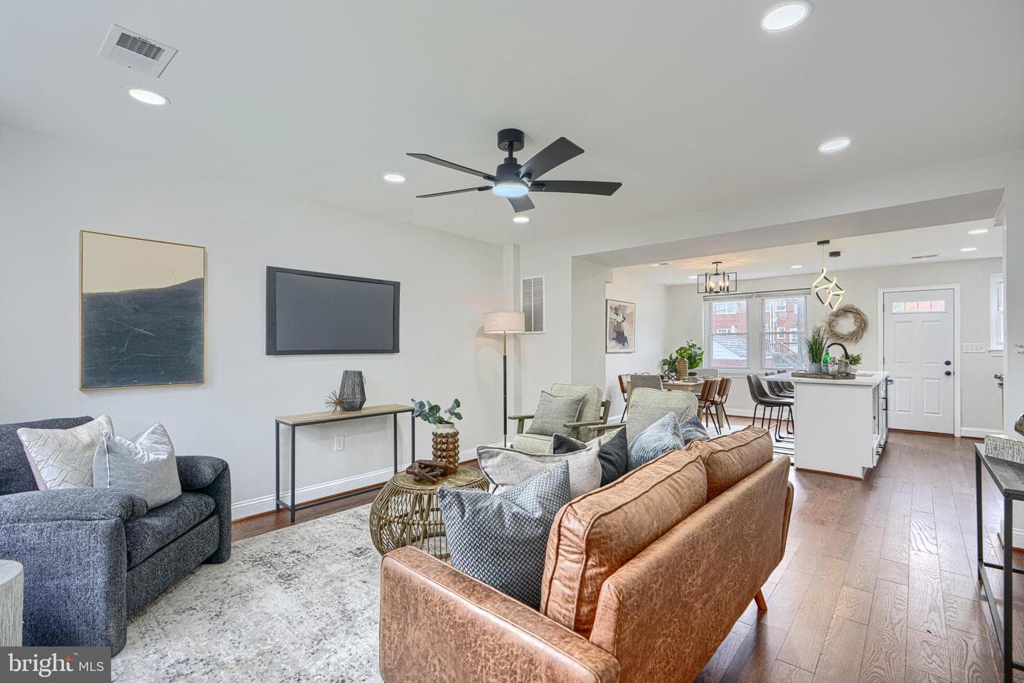 260 Ridge Avenue photo 5